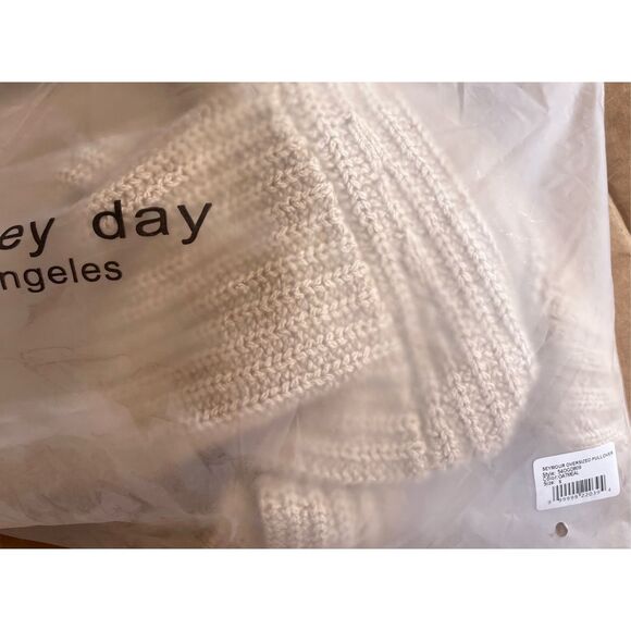 NWT Revolve One Grey Day Seymour Oversized Sweater Size Small - Picture 4 of 4